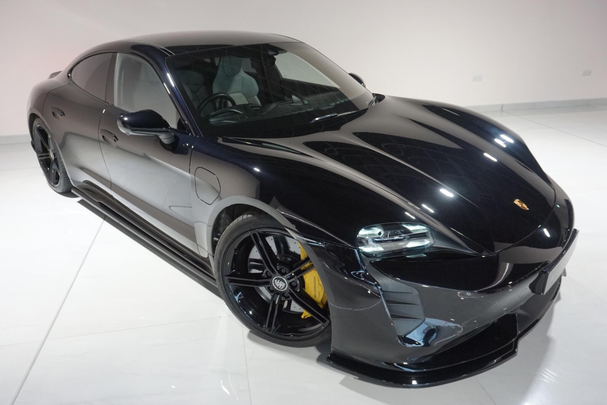 Porsche Taycan Performance Plus 93.4kWh Turbo Saloon 4dr Electric Auto 4WD (680 ps)